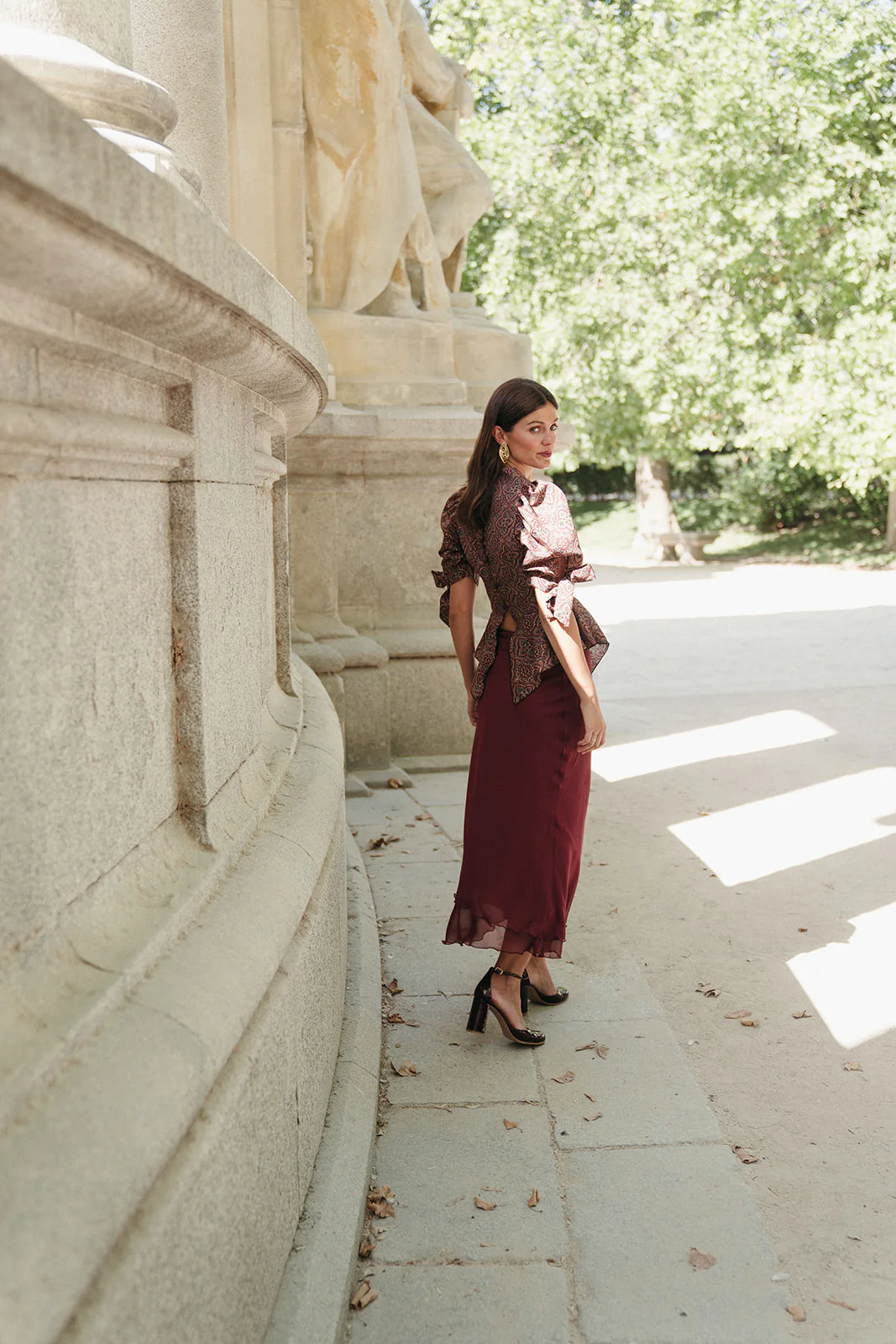 Falda Vino Jardín - Image 3